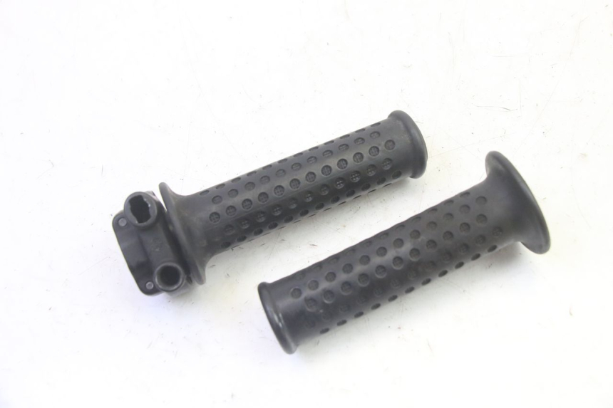 photo de MANETKA GAZU PIAGGIO MP3 RL 250 (2006 - 2010) - Zoom stanu zużycia