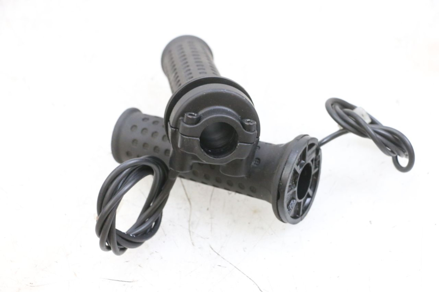 photo de MANETKA GAZU PIAGGIO MP3 500 (2016 - 2018) - Zoom stanu zużycia