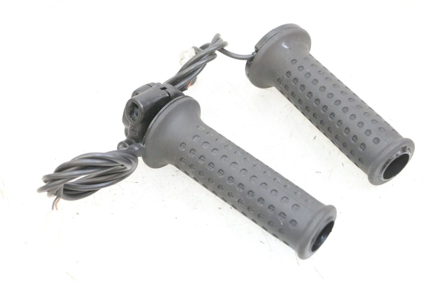 photo de MANETKA GAZU PIAGGIO MP3 500 (2016 - 2018) - Widok ogólny