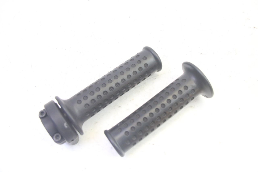 photo de MANETKA GAZU PIAGGIO MP3 RL 250 (2006 - 2010) - Widok główny