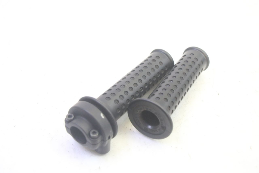 photo de MANETKA GAZU PIAGGIO MP3 RL 250 (2006 - 2010) - Szczegół części