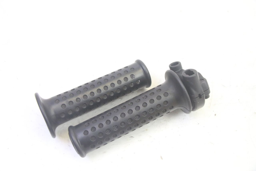 photo de MANETKA GAZU PIAGGIO MP3 RL 250 (2006 - 2010) - Zoom stanu zużycia