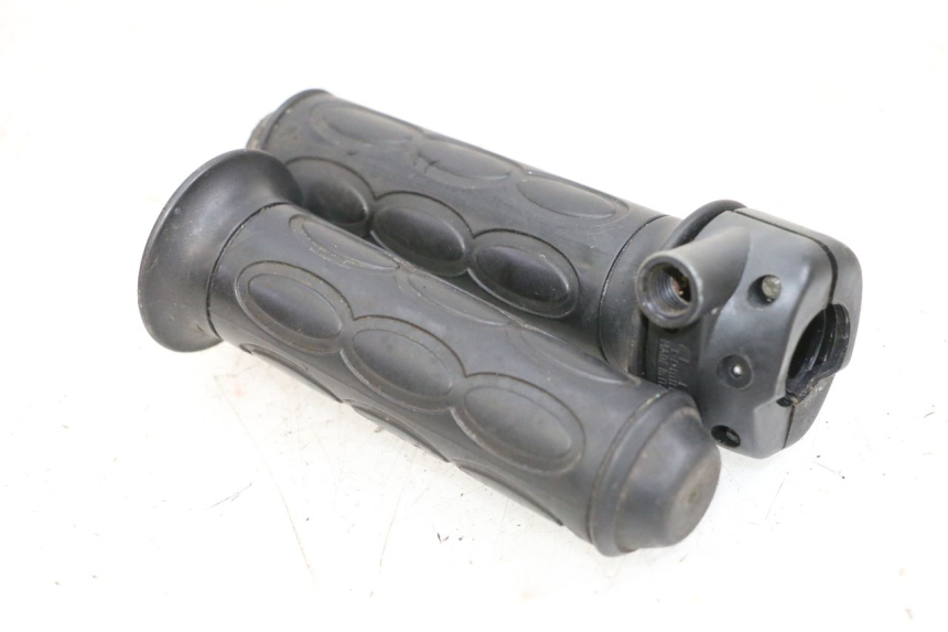 photo de MANETKA GAZU YAMAHA NEO'S NEOS 2T 50 (1998 - 2007) - Zoom stanu zużycia