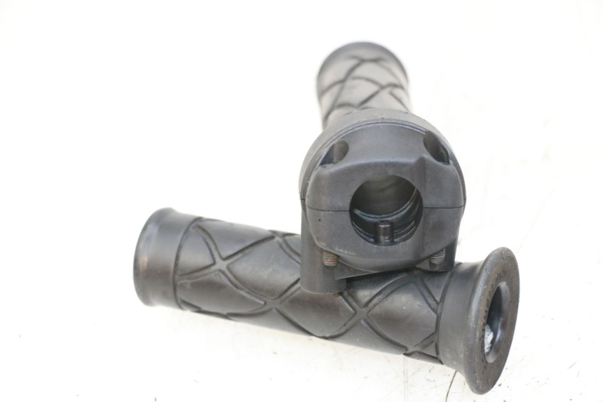 photo de MANETKA GAZU YAMAHA NEOS NEO'S 4T 50 (2008 - 2016) - Zoom stanu zużycia