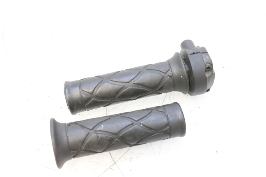 photo de MANETKA GAZU YAMAHA NEOS NEO'S 4T 50 (2008 - 2016) - Zbliżenie techniczne