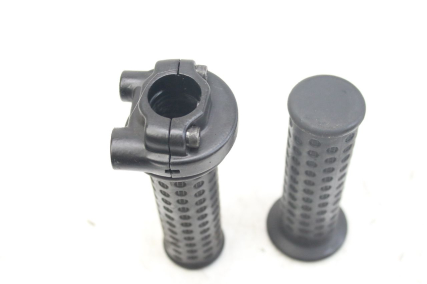 photo de MANETKA GAZU PIAGGIO NEW TYPHOON 50 (2018 - 2021) - Inny kąt widzenia