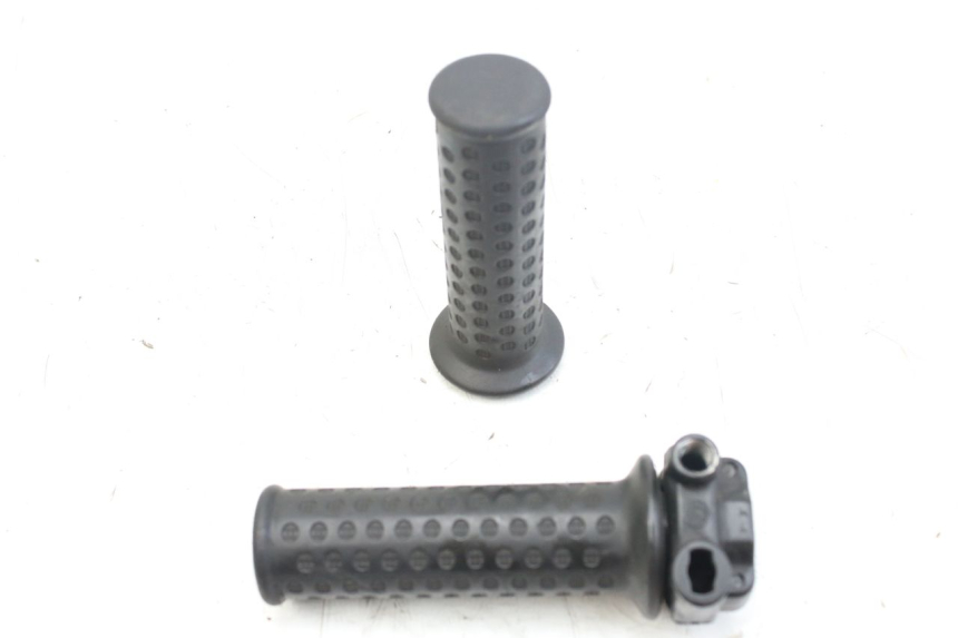 photo de MANETKA GAZU PIAGGIO NEW TYPHOON 50 (2018 - 2021) - Zbliżenie techniczne