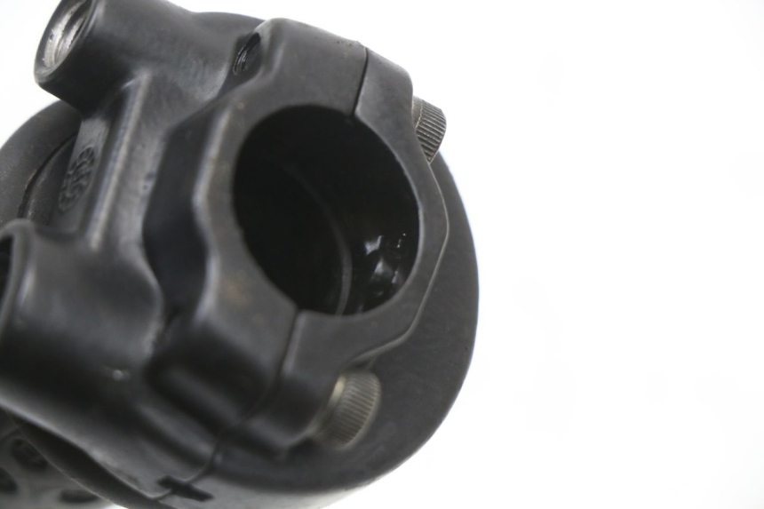 photo de MANETKA GAZU PIAGGIO NEW TYPHOON 50 (2018 - 2021) - Inny kąt widzenia