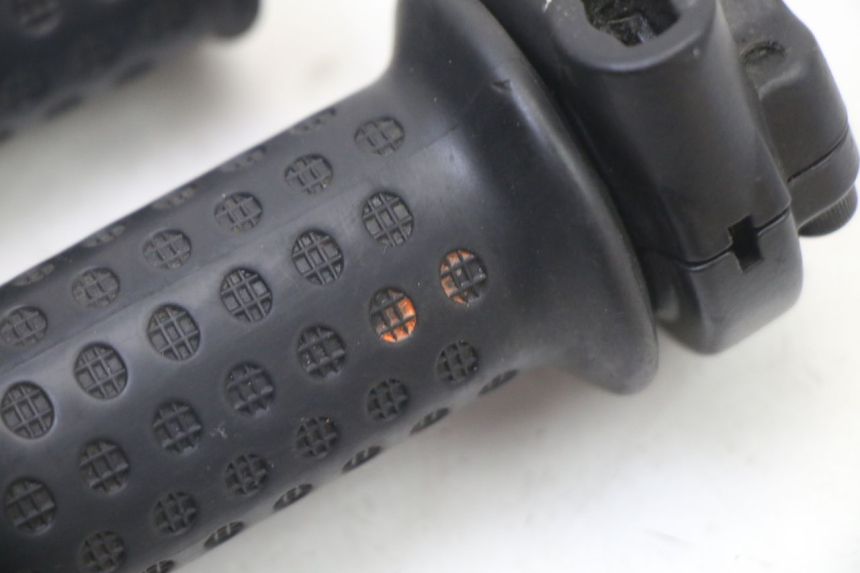 photo de MANETKA GAZU PIAGGIO NEW TYPHOON 50 (2018 - 2021) - Widok ogólny