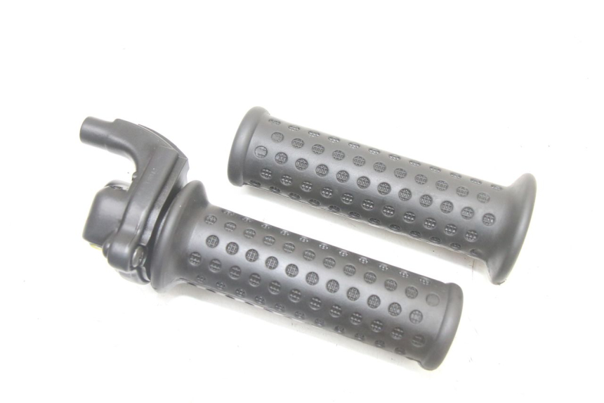 photo de MANETKA GAZU PIAGGIO NRG POWER PUREJET 50 (2018 - 2021) - Widok główny