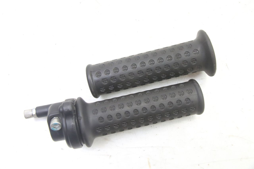 photo de MANETKA GAZU PIAGGIO NRG POWER PUREJET 50 (2018 - 2021) - Widok główny