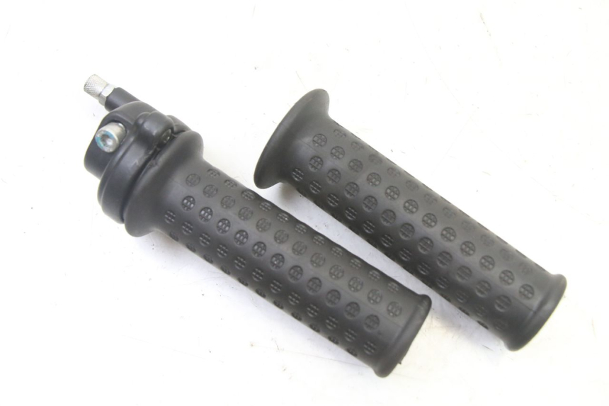 photo de MANETKA GAZU PIAGGIO NRG POWER PUREJET 50 (2018 - 2021) - Szczegół części