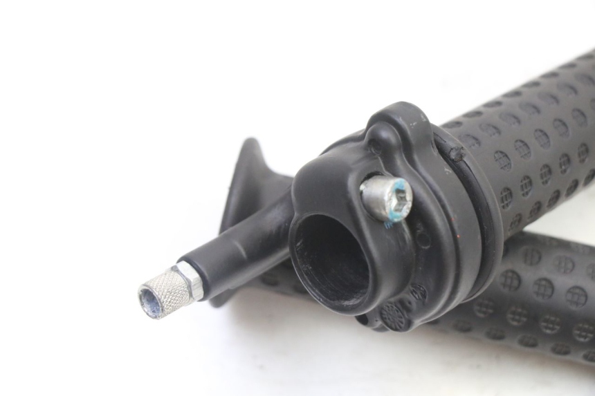 photo de MANETKA GAZU PIAGGIO NRG POWER PUREJET 50 (2018 - 2021) - Zoom stanu zużycia