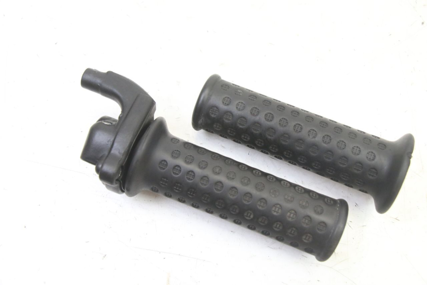 photo de MANETKA GAZU PIAGGIO NRG POWER PUREJET 50 (2018 - 2021) - Widok główny