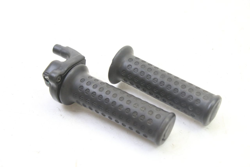 photo de MANETKA GAZU PIAGGIO NRG POWER PUREJET 50 (2018 - 2021) - Szczegół części