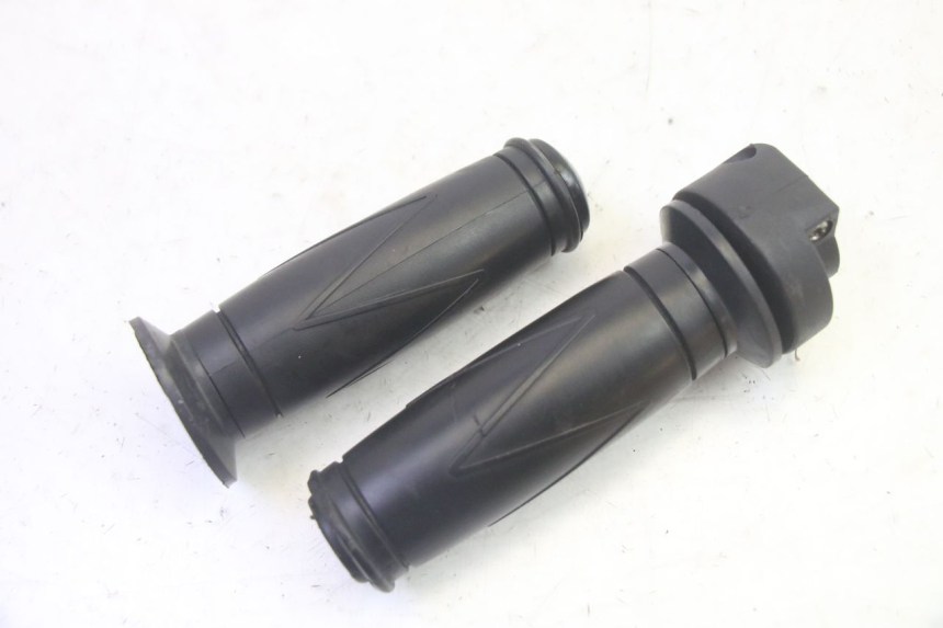 photo de MANETKA GAZU JM MOTORS OLDIES GT 4T 50 (2018 - 2025) - Zbliżenie techniczne