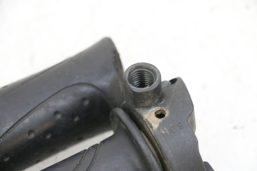 photo de MANETKA GAZU SYM ORBIT 2 50 (2008 - 2014) - Inny kąt widzenia