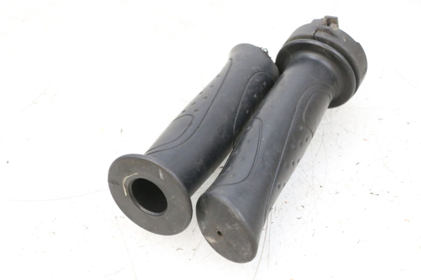 photo de MANETKA GAZU SYM ORBIT 2 50 (2008 - 2014) - Punkty mocowania