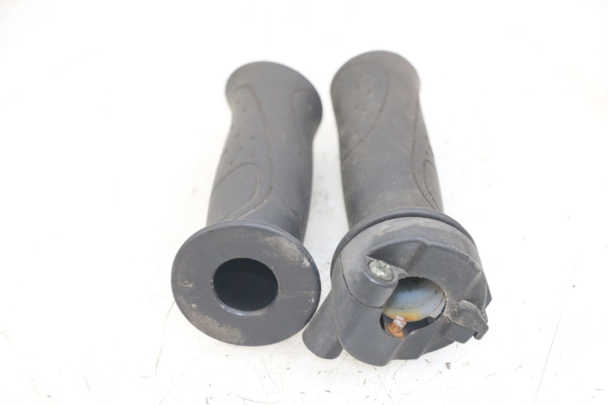 photo de MANETKA GAZU SYM ORBIT III 3 4T 50 (2018 - 2021) - Inny kąt widzenia