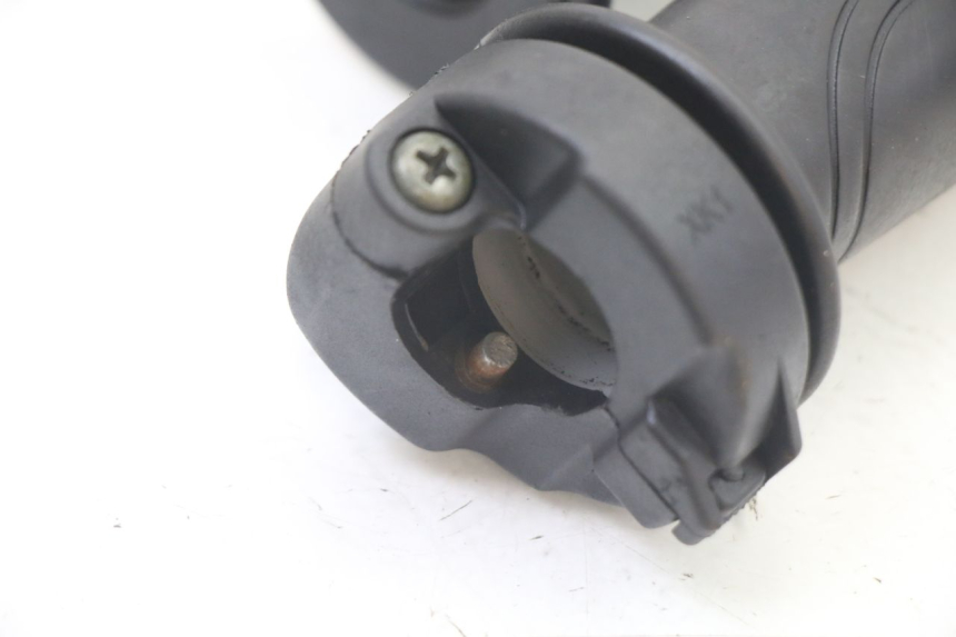 photo de MANETKA GAZU SYM ORBIT III 3 4T 50 (2021 - 2025) - Inny kąt widzenia