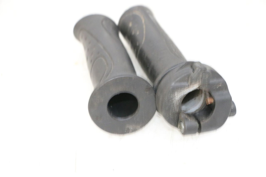 photo de MANETKA GAZU SYM ORBIT III 3 4T 50 (2018 - 2021) - Stan powierzchni