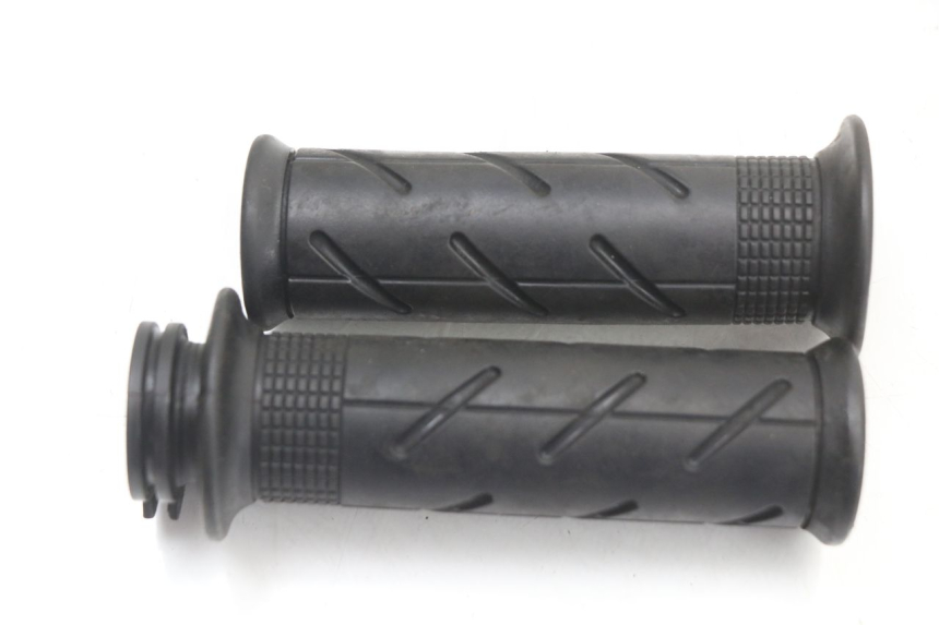 photo de MANETKA GAZU HONDA PCX (JF28) 125 (2009 - 2011) - Punkty mocowania