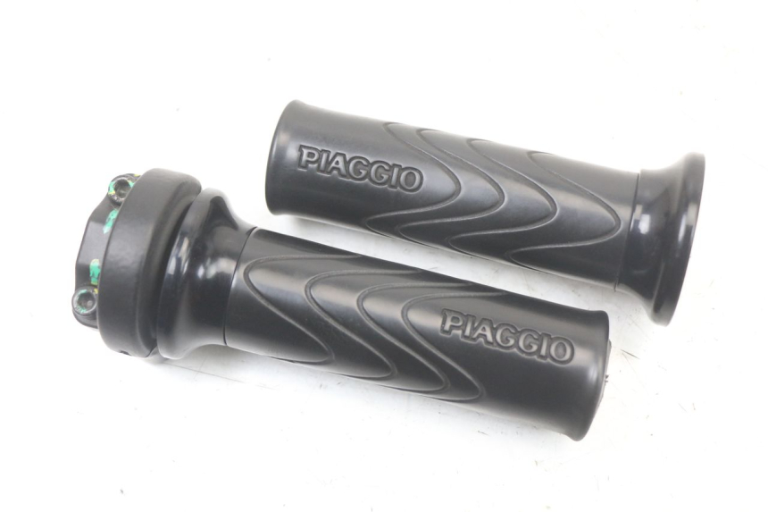 photo de MANETKA GAZU PIAGGIO LIBERTY IGET 4T 50 (2021 - 2025) - Widok główny