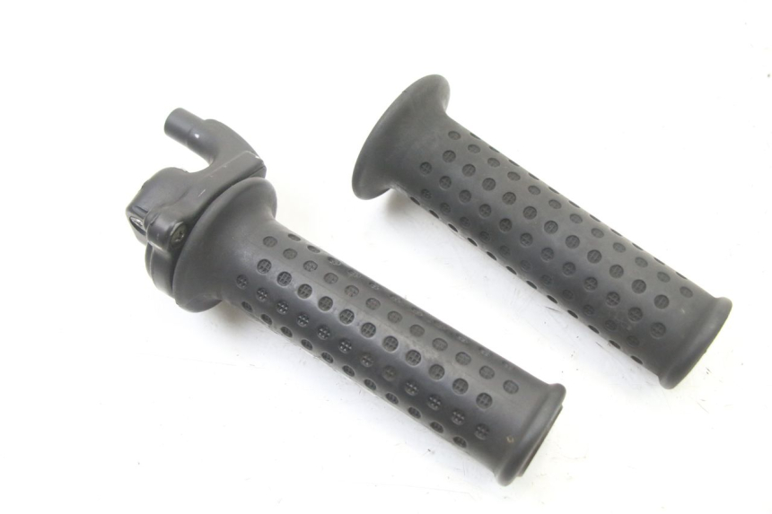 photo de MANETKA GAZU PIAGGIO VESPA GRANTURISMO 125 (2003 - 2007) - Widok główny