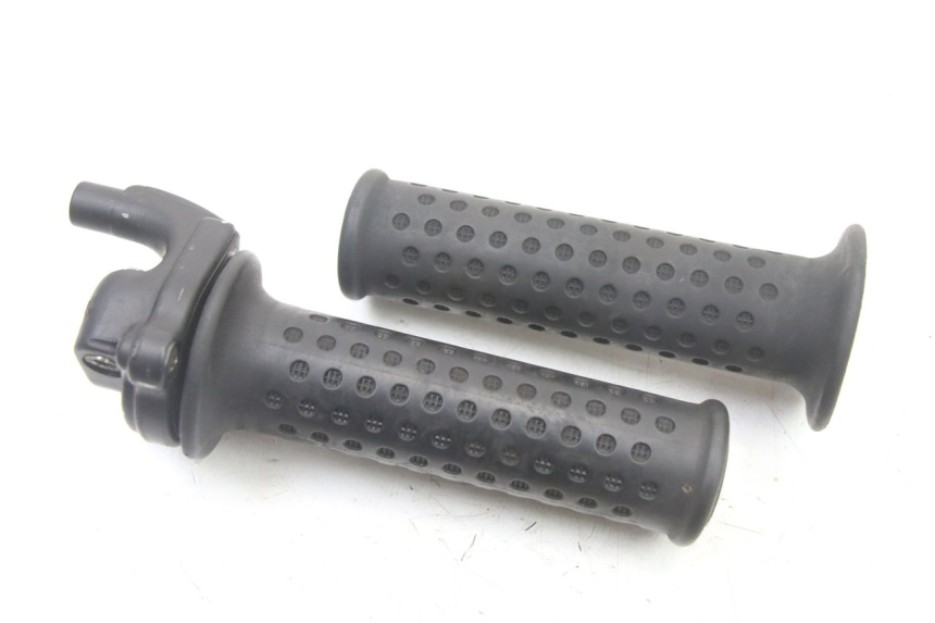 photo de MANETKA GAZU PIAGGIO VESPA GRANTURISMO 125 (2003 - 2007) - Szczegół części