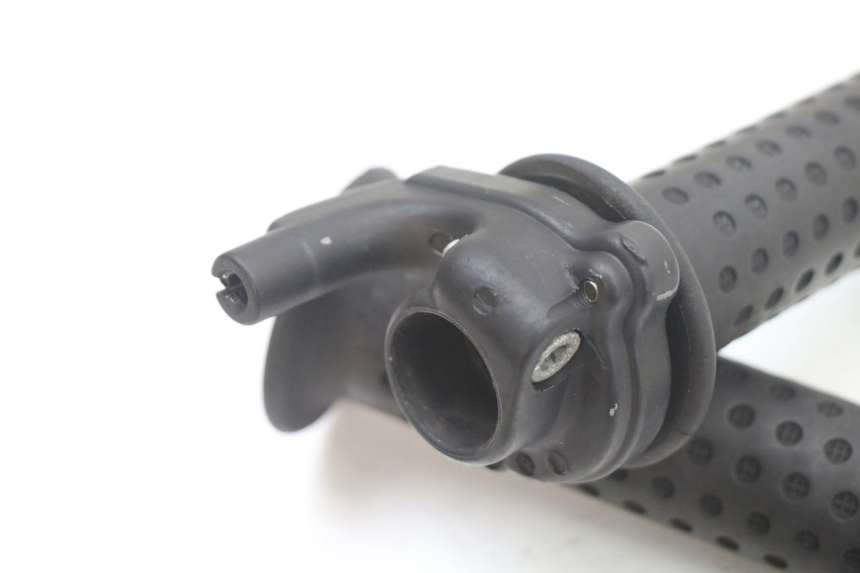 photo de MANETKA GAZU PIAGGIO VESPA GRANTURISMO 125 (2003 - 2007) - Zoom stanu zużycia