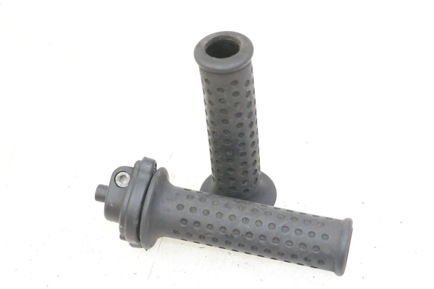 photo de MANETKA GAZU PIAGGIO VESPA GRANTURISMO 200 (2004 - 2005) - Zoom stanu zużycia