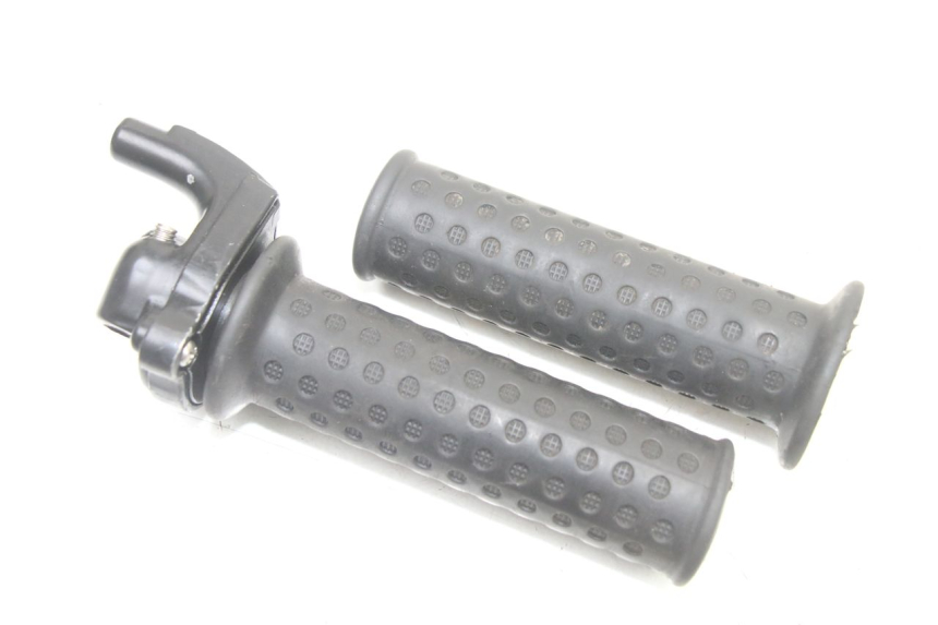 photo de MANETKA GAZU PIAGGIO ZIP 2T 50 (2009 - 2019) - Widok główny