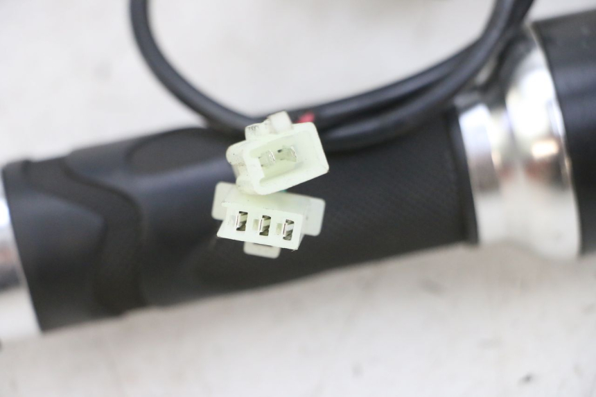 photo de MANETKA GAZU EFUN PUSA 1 - Inny kąt widzenia