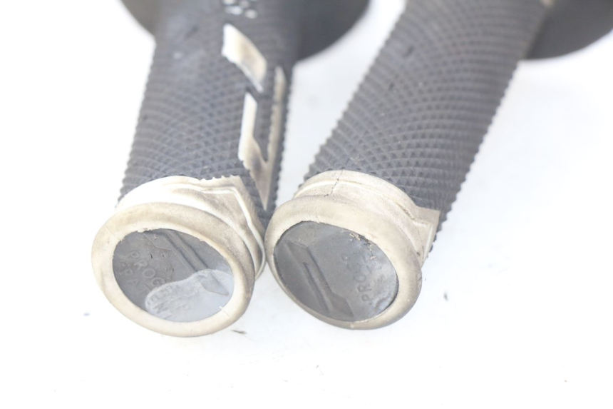 photo de MANETKA GAZU APOLLO RFZ 125 - Inny kąt widzenia