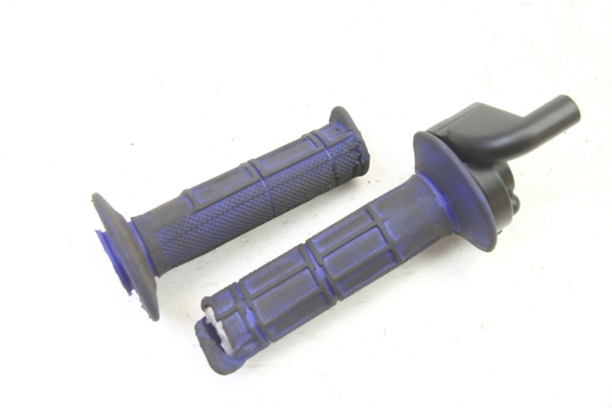 photo de MANETKA GAZU APOLLO RFZ 125 - Punkty mocowania