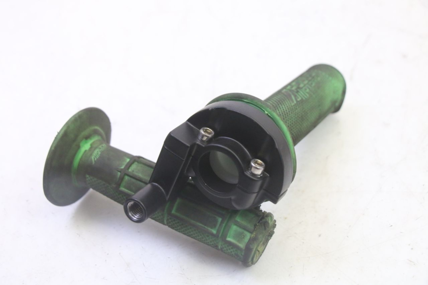 photo de MANETKA GAZU APOLLO RFZ 125 - Zbliżenie techniczne