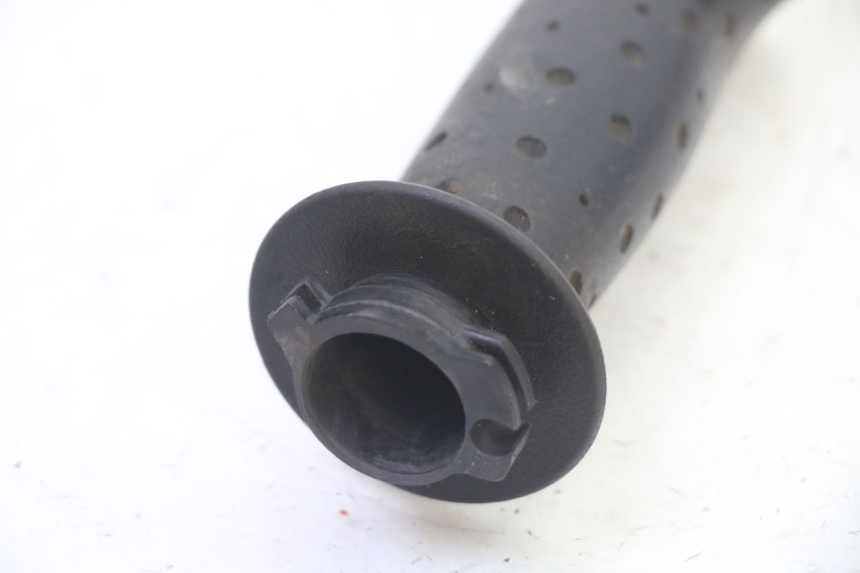 photo de MANETKA GAZU PGO RODOSHOW 2T 50 (2003 - 2007) - Zoom stanu zużycia