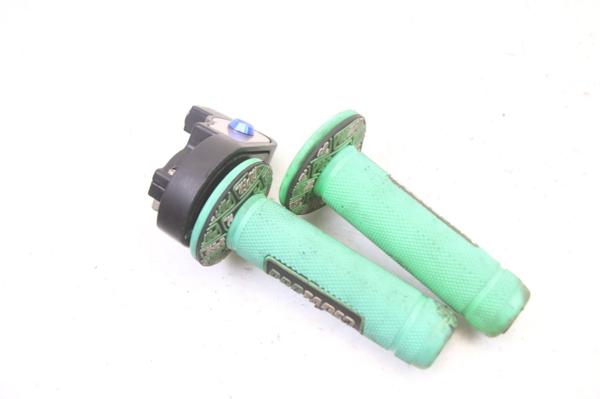 photo de MANETKA GAZU APOLLO RXF 125 - Zoom stanu zużycia