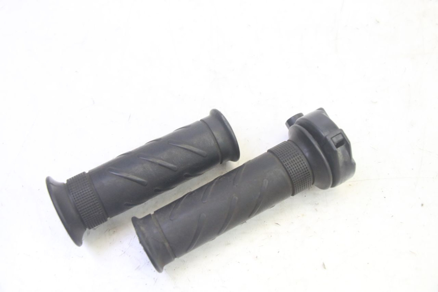 photo de MANETKA GAZU DAELIM S1 125 (2007 - 2016) - Inny kąt widzenia