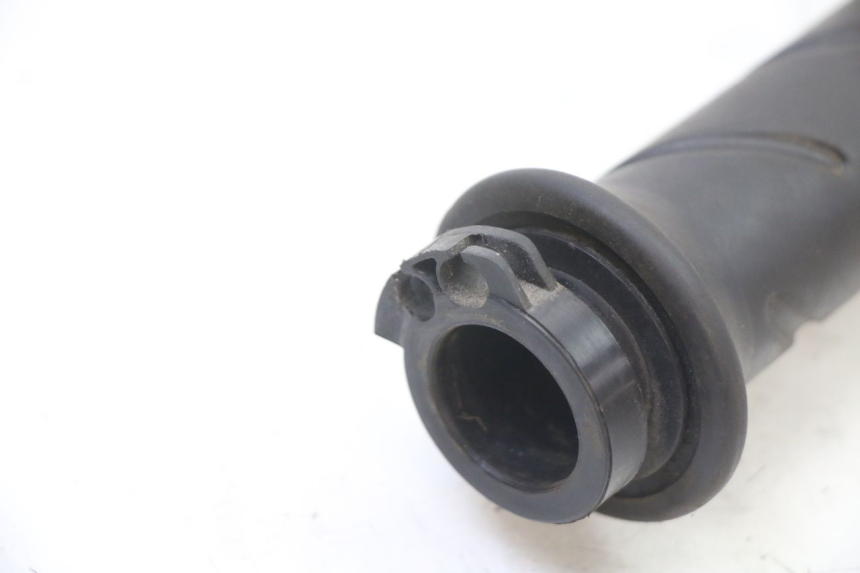 photo de MANETKA GAZU PEUGEOT SATELIS COMPRESSOR K15 125 (2006 - 2009) - Szczegół części