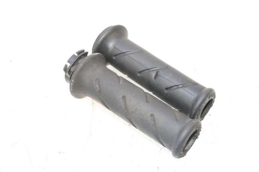 photo de MANETKA GAZU PEUGEOT SATELIS COMPRESSOR K15 125 (2006 - 2009) - Szczegół części