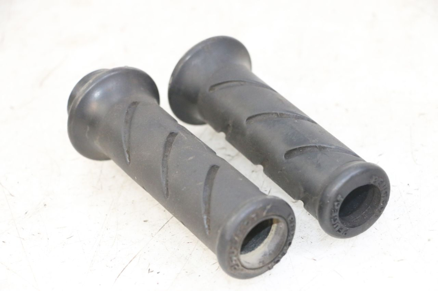 photo de MANETKA GAZU PEUGEOT SATELIS 125 (2013 - 2018) - Zoom stanu zużycia