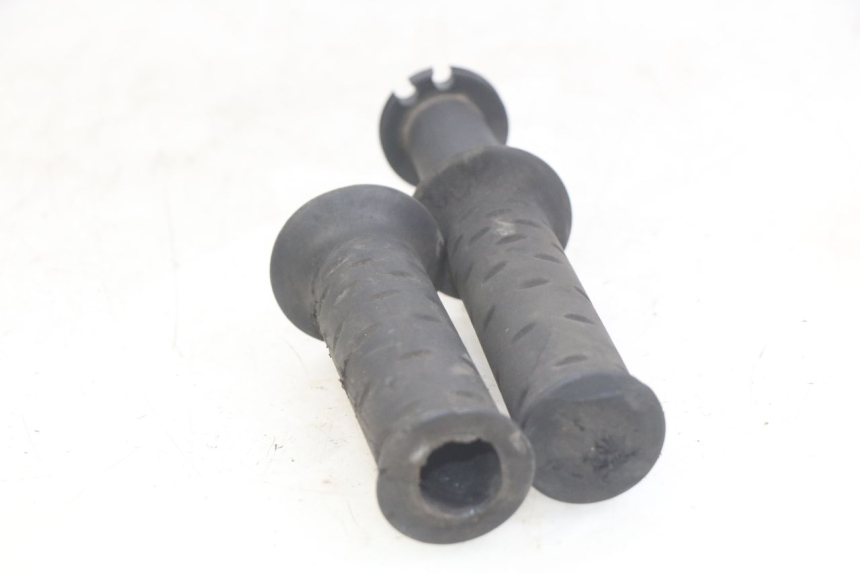 photo de MANETKA GAZU APRILIA SCARABEO LIGHT 125 (2007 - 2011) - Szczegół części