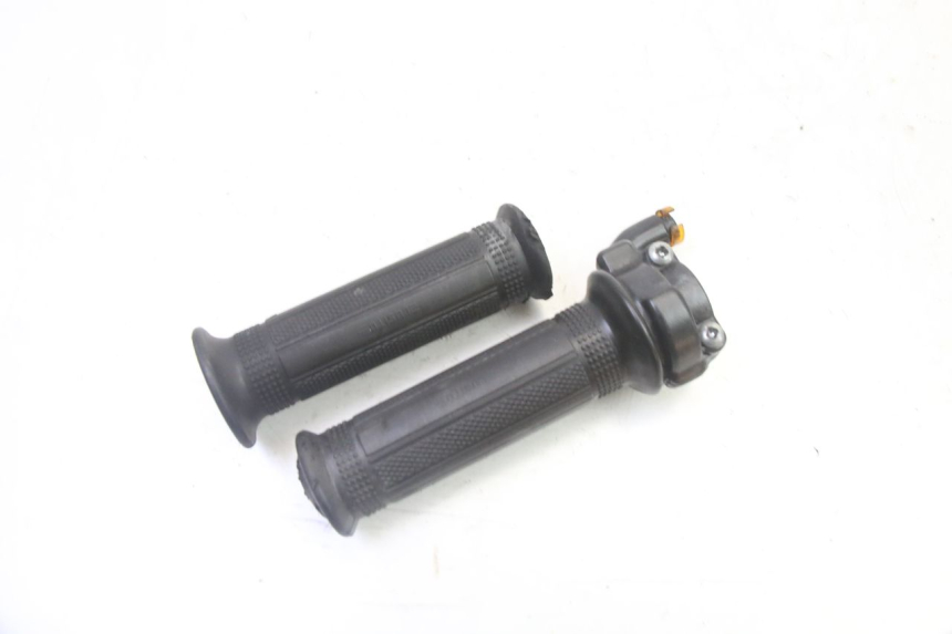 photo de MANETKA GAZU DERBI SENDA SM DRD 50 (2008 - 2013) - Inny kąt widzenia