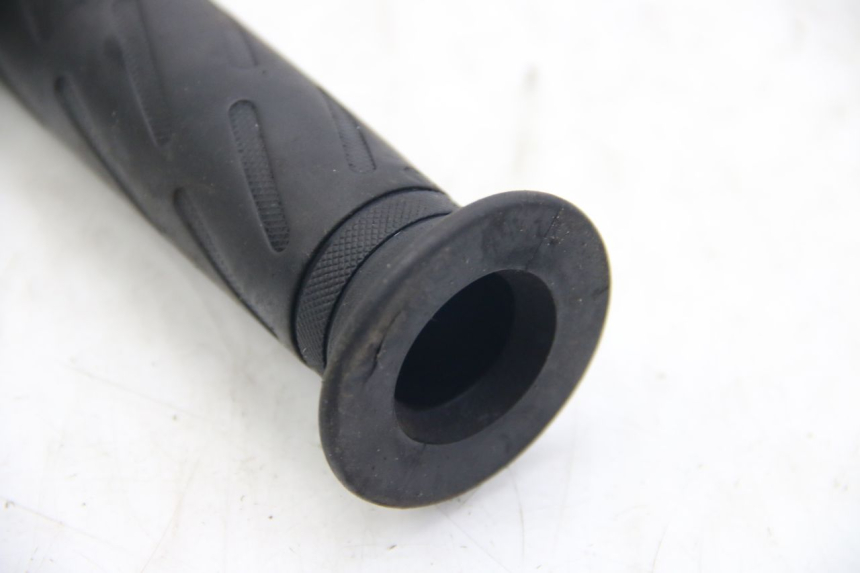 photo de MANETKA GAZU SUZUKI SIXTEEN 125 (2008 - 2010) - Zbliżenie techniczne