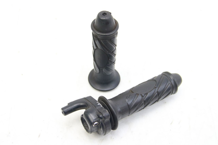 photo de MANETKA GAZU APRILIA SR 2T 50 (2012 - 2017) - Widok główny