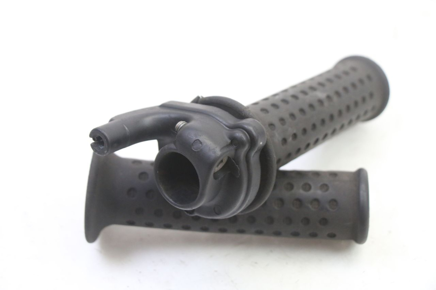 photo de MANETKA GAZU PIAGGIO SUPER LX 125 (2000 - 2003) - Zoom stanu zużycia