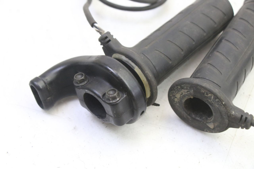 photo de MANETKA GAZU KTM SUPERENDURO R 950 (2005 - 2009) - Zoom stanu zużycia