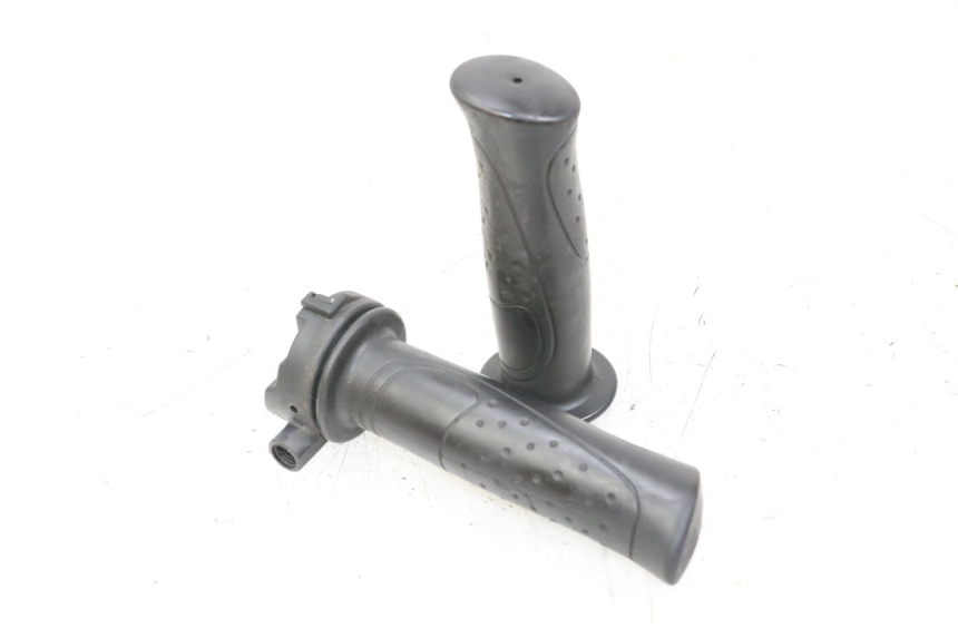 photo de MANETKA GAZU SYM ORBIT 2 4T 50 (2018 - 2022) - Widok główny