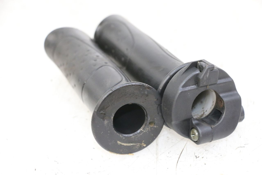 photo de MANETKA GAZU SYM ORBIT 2 4T 50 (2018 - 2022) - Inny kąt widzenia